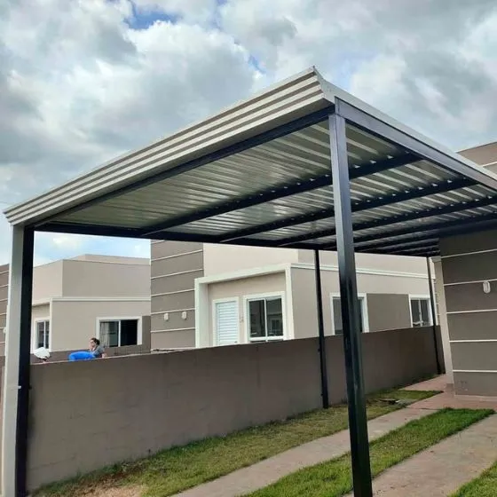 Cobertura de telha sanduíche
